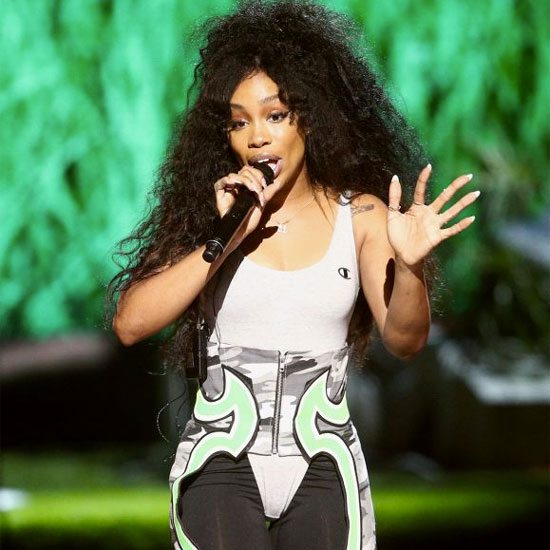 SZA Sets Off The BET Awards 17 With 'Love Galore' & 'The Weekend