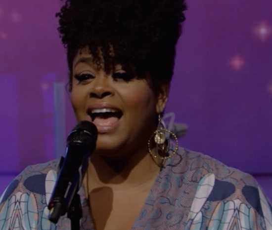 jill-scott-live-with-kelly-and-michael-screnshot