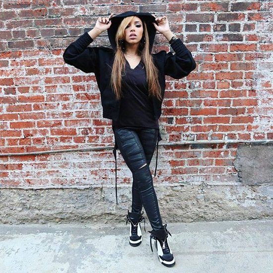 Tinashe-BlackHoodie-LeatherPants