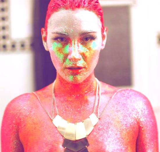 alphamama-pink-glitter-pink-hair-spit-me-out-video-still