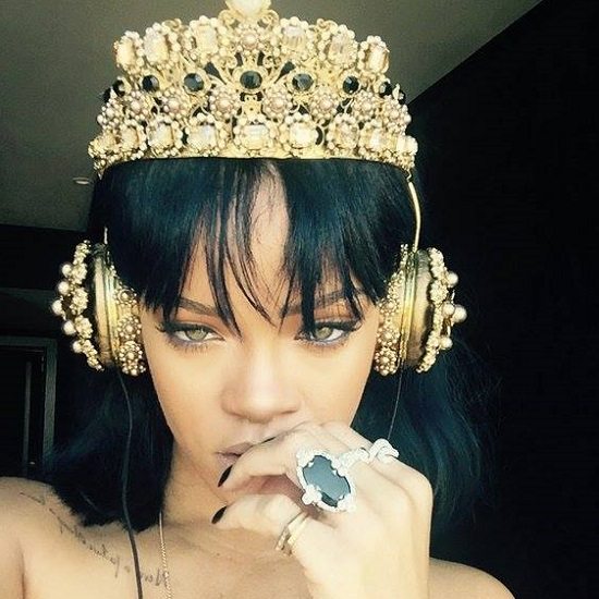 Rihanna-Gold-Crown-Headphones
