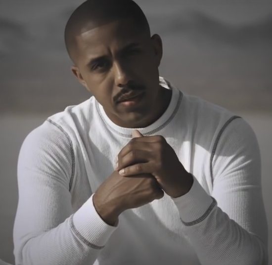 marques-houston-complete-me-video