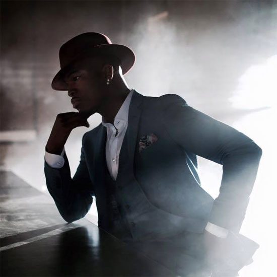 ne-yo-suit-hat-lighting