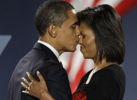 barack_michelle_kiss.jpg